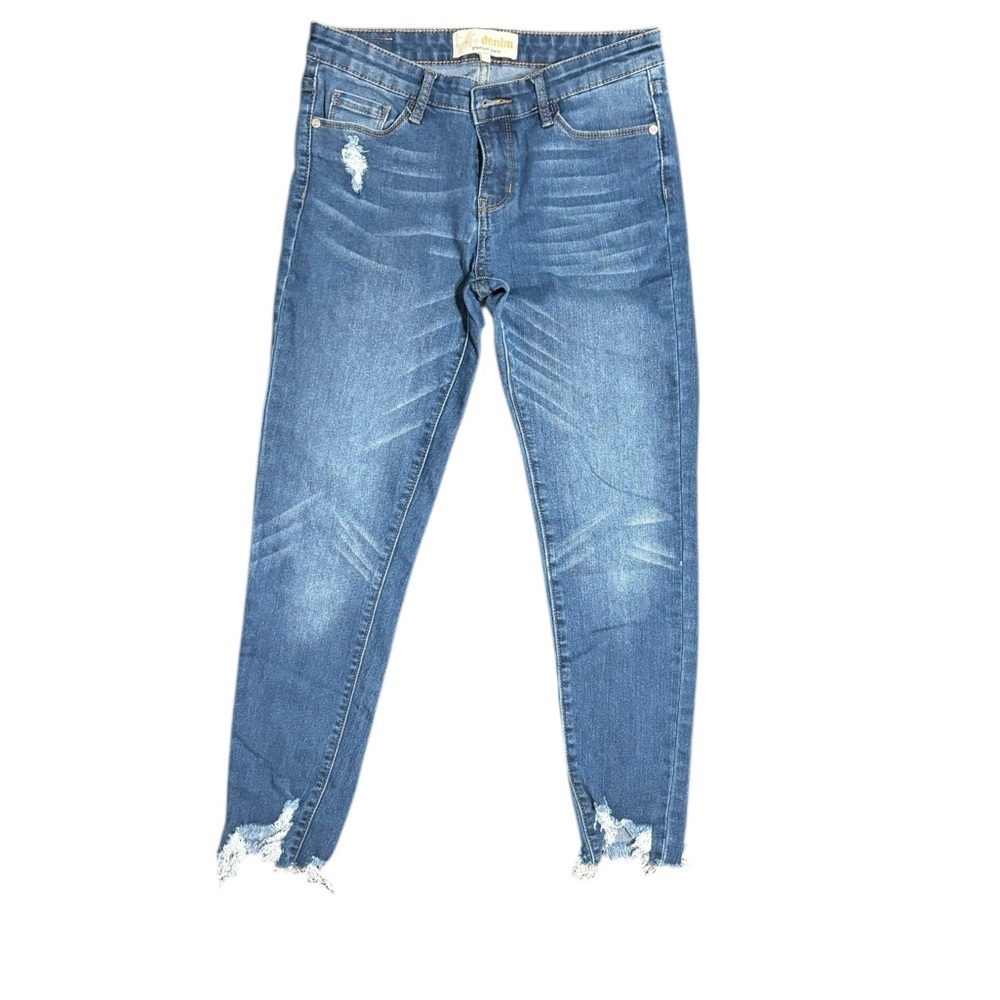 Blue Skinny Jeans with Distressed Details and Frayed Hem